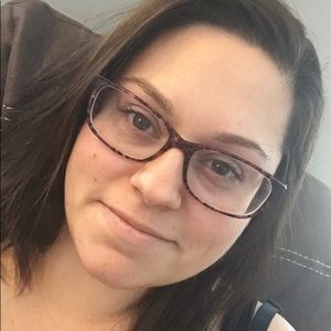 Meet your Posher, Holly